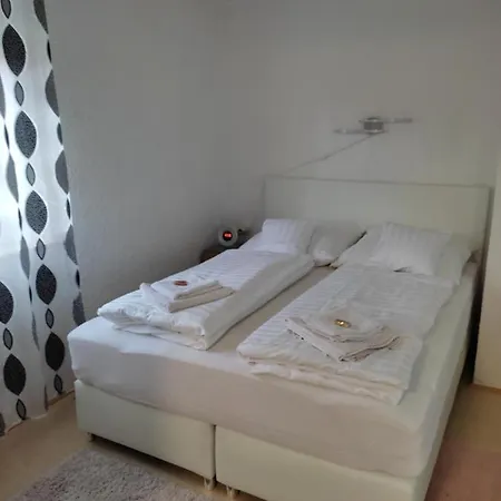 Gaestezimmer Boxenstopp Veitsbronn Экстерьер фото