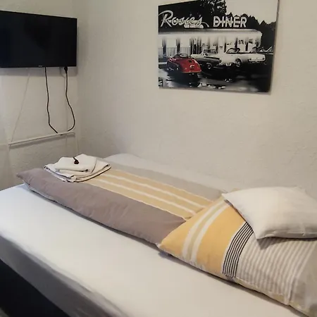Gaestezimmer Boxenstopp Veitsbronn Экстерьер фото