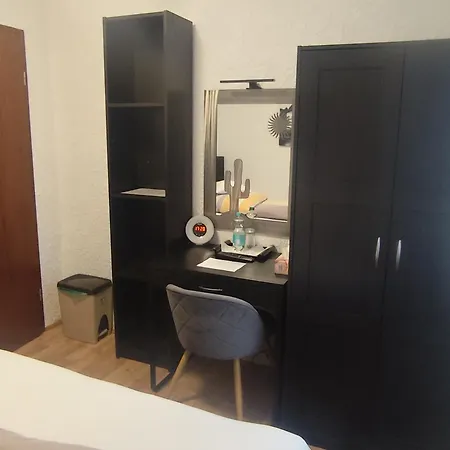 Gaestezimmer Boxenstopp Veitsbronn Экстерьер фото