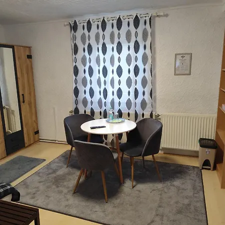 Gaestezimmer Boxenstopp Veitsbronn Экстерьер фото