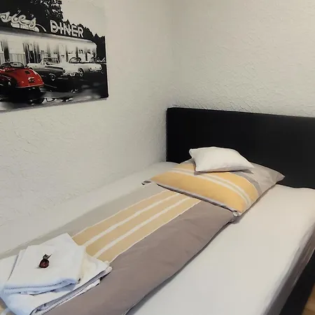Gaestezimmer Boxenstopp Veitsbronn Экстерьер фото